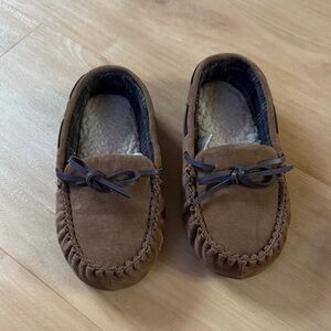 Cat & Jack Brown Kids Moccasin Slippers with Bow Detail